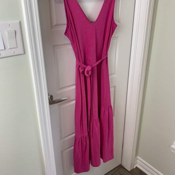 Flowing Magenta Summer Dress - Picture 6 of 12